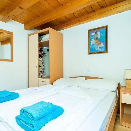 Apartment Foteza *