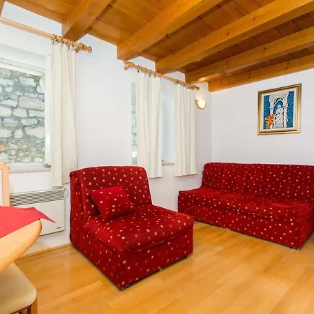 포테자 아파트먼츠 *